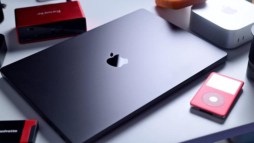Bloomberg: Apple точно выпустит MacBook Pro с OLED -дисплеем, но это произойдет только в 2027 году.
