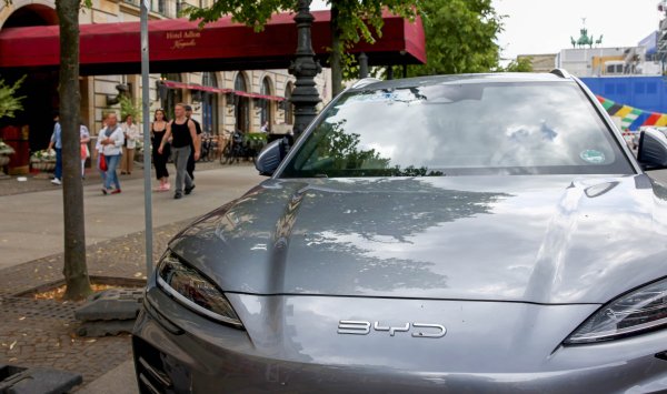 Porsche о цене Toyota Camry не должна напугать Европу