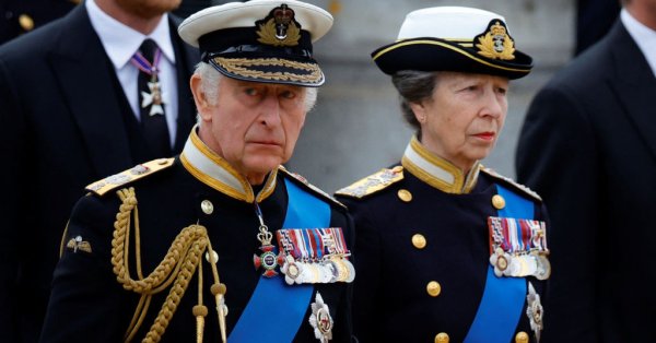 Королевский праздник: принцесса Энн празднует свой 75 -й день рождения