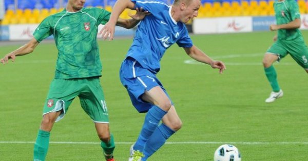 Бывшая голландская звезда Леведски отрезана: синий победит с 2: 1 I Alkmaar