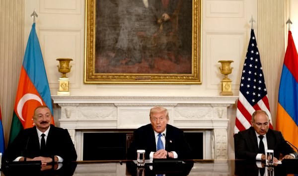 Трамп достигает мирного соглашения между Армением и Азербайджаном