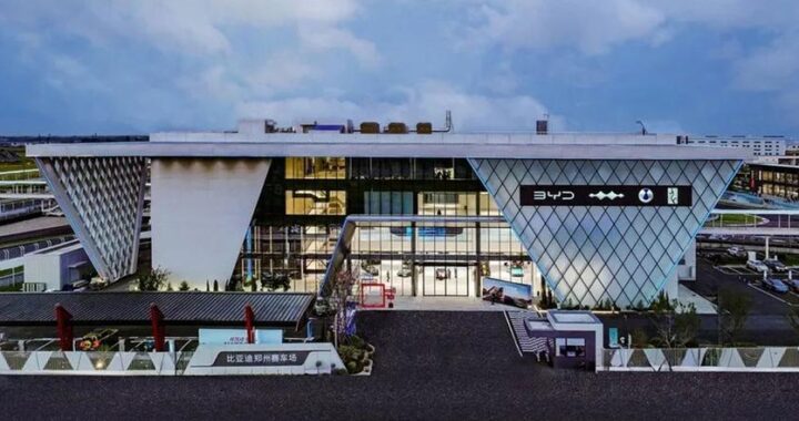 Byd открыл автомобильный флот с шоссе, дюн и бассейном внедорожника