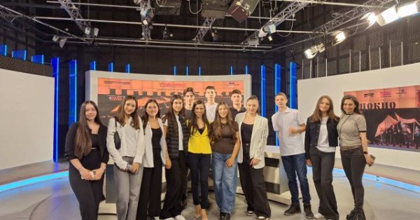 Студенты старших классов вошли в мир новостей Болгарии на эфире и Bloomberg TV Bulgaria