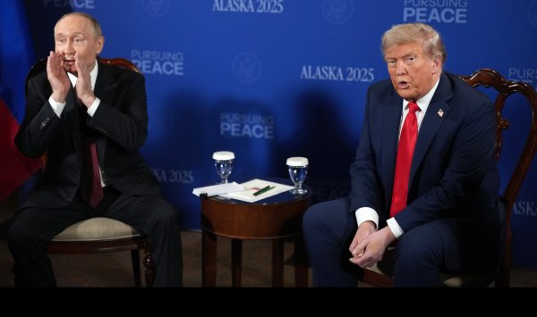 Трамп разговаривает с Зеленскими и европейскими лидерами после разговоров с Путином