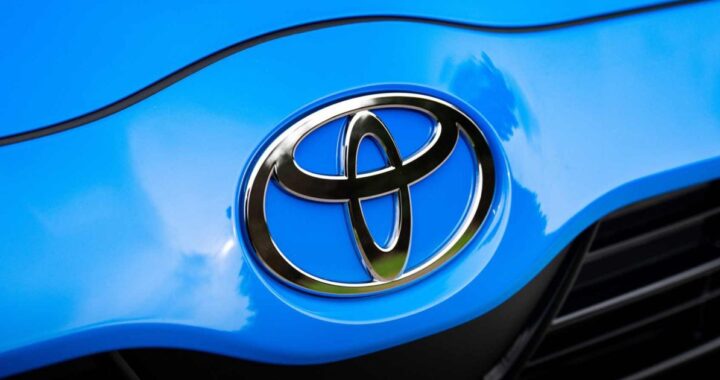 Toyota сообщила о продажах записей в первой половине