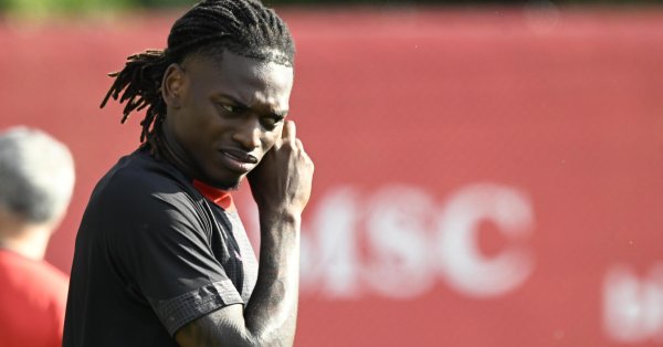 Новый Милан ушел с 2: 0! Лио забил и ранил