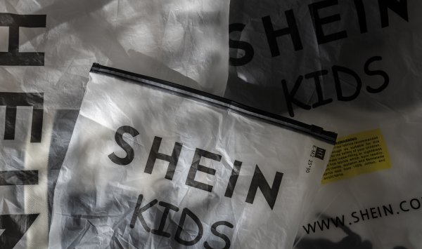 Наводнение из дешевых китайских товаров соответствует регулирующему сопротивлению в Латинской Америке