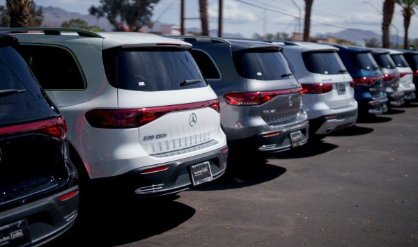 Европейские автопроизводители уже считают запрет на лед как нереальные