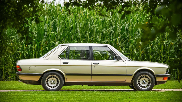 BMW 525E