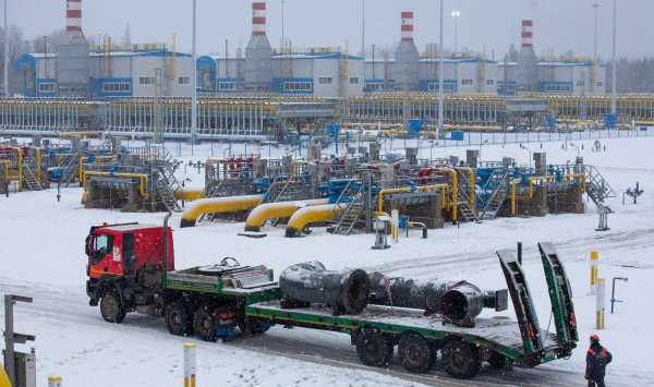 Топливный терминал Novatek в UST-Luga зажгнул после воздушной атаки