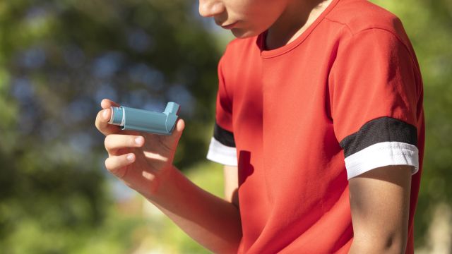 Как летняя жара и аллергены влияют на астму?