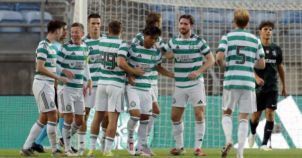 Рейнджерс и кельтский разорвал мяч Ibrox