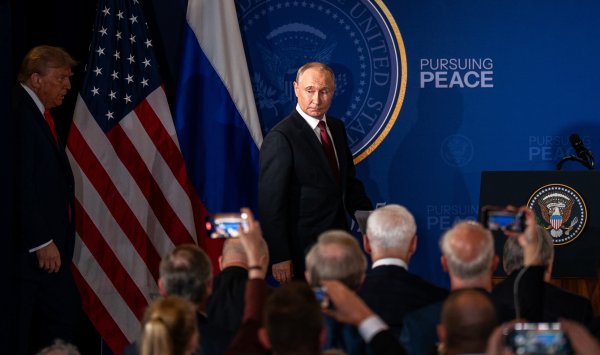 Театральное производство Трампа и Путина на Аляске угрожает Украине и Европе