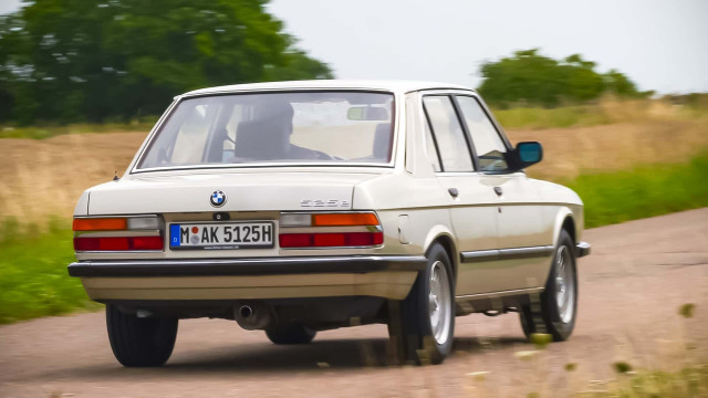 BMW 525E