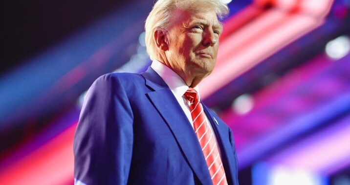 Трамп заработал почти 2,4 миллиарда долларов в криптопрозраках — СМИ