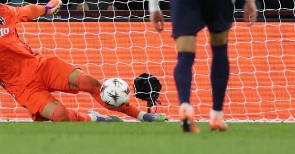 ФИФА решила: без дополнения, если вратарь спасет штраф!