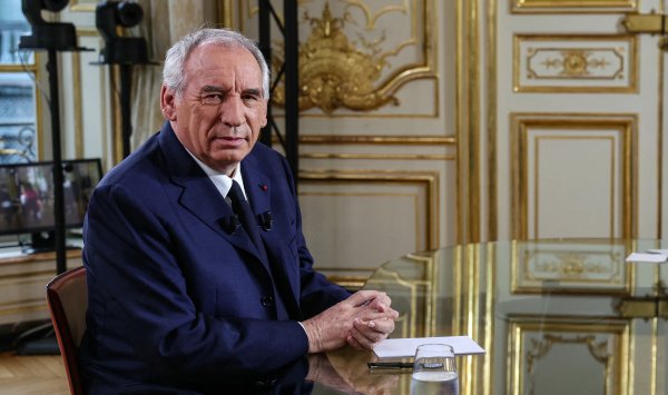 Опасный путь Франции к долгу является реальным препятствием для наследника Байру