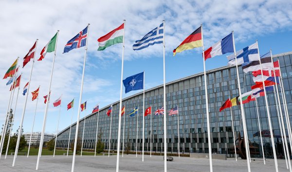 Союзники НАТО не могут согласиться с тем, как реагировать на угрозы России