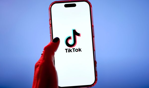 Трамп подписывает заказ на Tiktok с приложением США за 14 миллиардов долларов