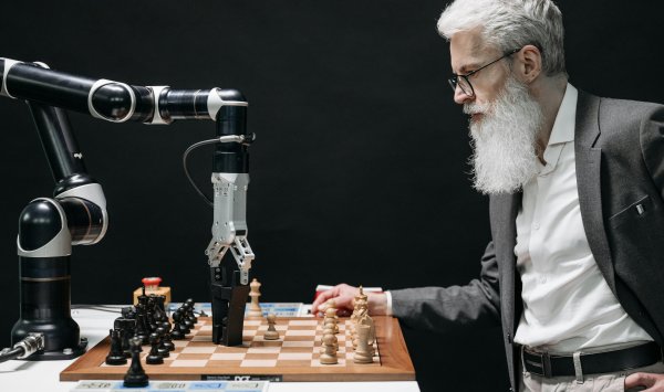 Режиссеры крупных компаний так много в ИИ считают, что игнорируют все остальное