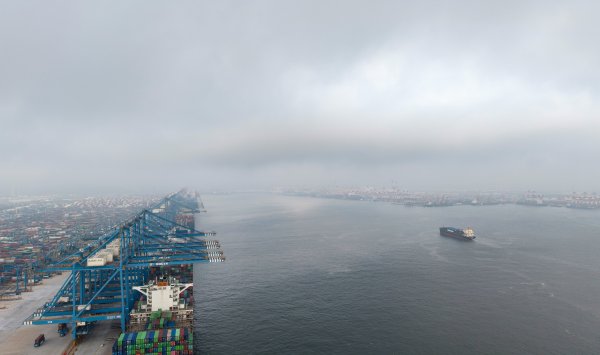 Ключевой нефтяной порт в Китае вводит меры против темного флота