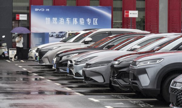 Продажи BYD падают, новобранцы в производстве электромобилей в Китае забирают скорость