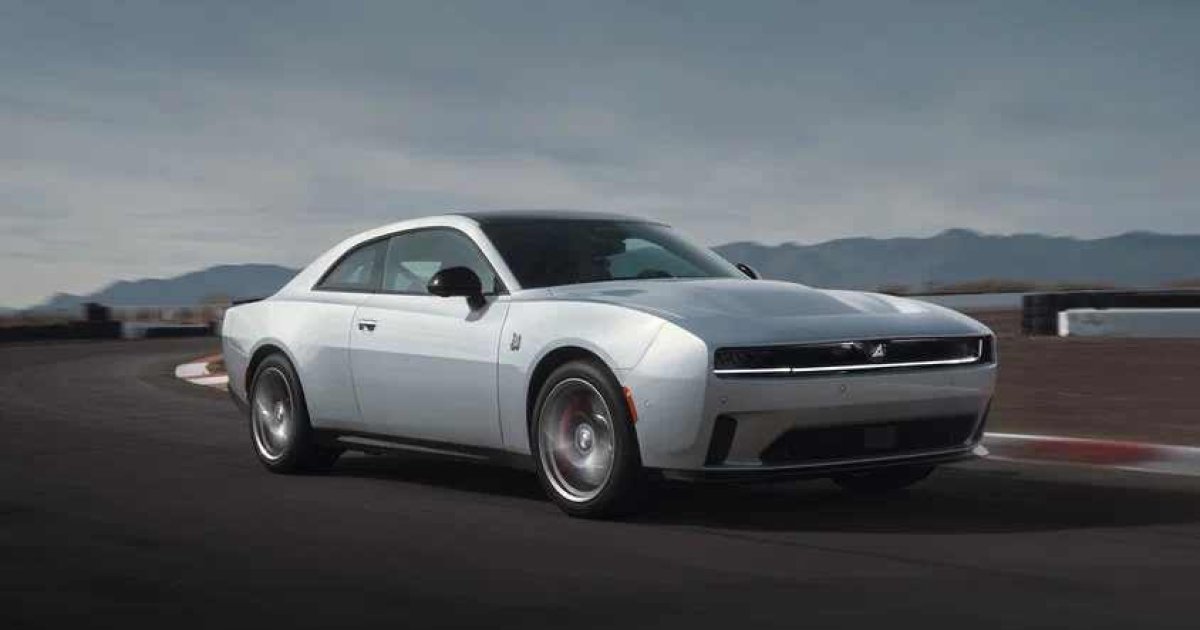 Водитель электромобиля нести штраф для ... громкого звука из выхлопа