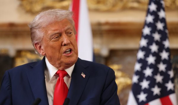 Трамп угрожает отмене телевизионных лицензий, которые критикуют его