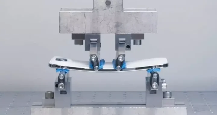 Сеть появилась первые видео с попытками согнуть воздух iPhone, и она выглядит сильнее, чем кажется