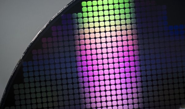 Чип -бум AI в Китае питает Кэмбрикон, акции Alibaba растут