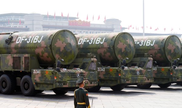 Глав НАТО предупредил Китай и Россию, готовясь к долгосрочной конфронтации