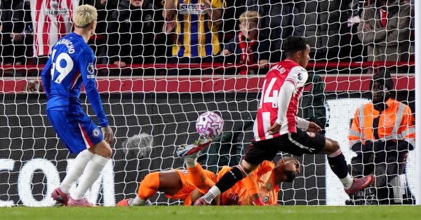 Голый после долгого прикосновения в 93 -й минуте лишен Челси победы