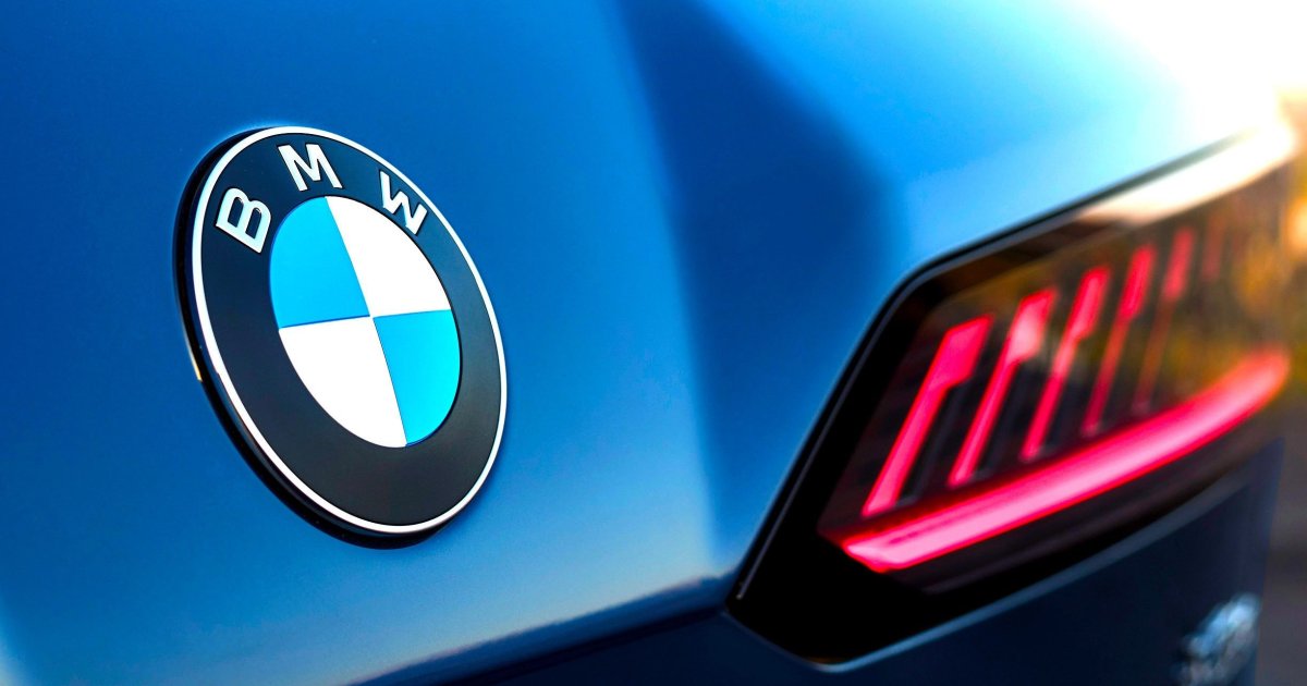 BMW изменила эмблема. Попробуйте найти разницу