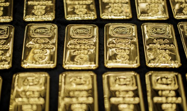 Золото побило рекорд 1980 года, сообщалось против инфляции