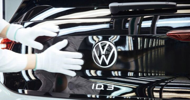 Volkswagen останавливает производство электромобилей