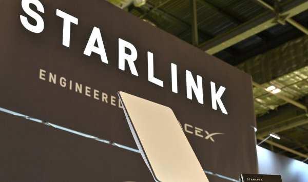 SpaceX покупает радиочастоты мобильной частоты мобильной частоты в 17 миллиардов долларов.