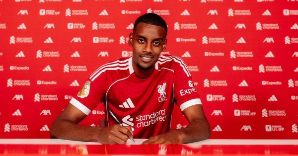 Официально: Ливерпуль привлек Исаака и дал ему № 9