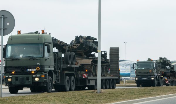 НАТО находится под давлением, чтобы реагировать на российские вторжения в воздушное пространство