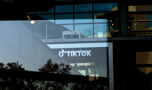 Трамп и позвонит в Tiktok, обязанности и Nvidia
