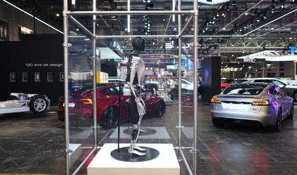 Tesla будет генерировать 80% своей рыночной стоимости от робота Optimus, претендуют на Musk.