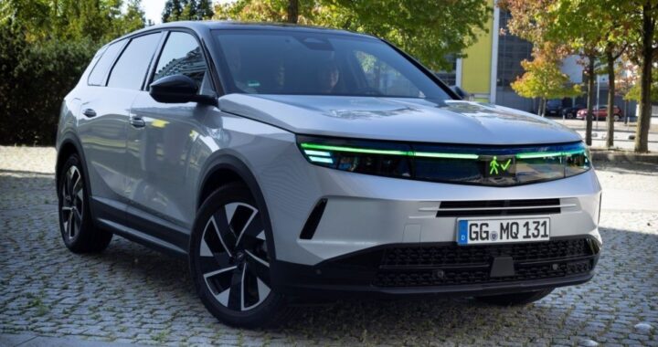 Новые фары Opel будут общаться с пешеходами