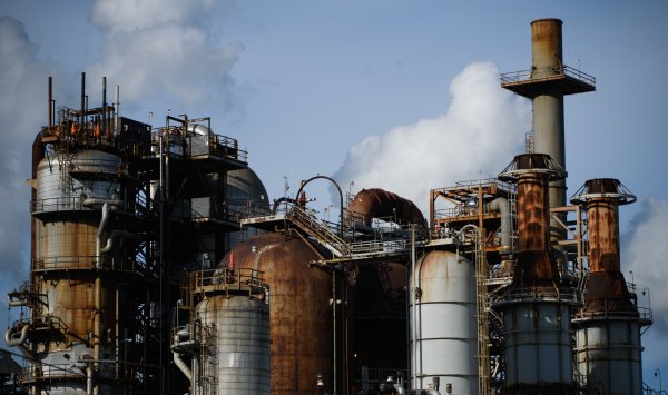 Франция и Германия призвали ЕС санкционировать русских нефтяных гигантов