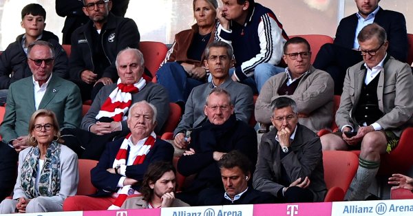 Жара в Баварии: Ули Хайнс прыгнул на директора