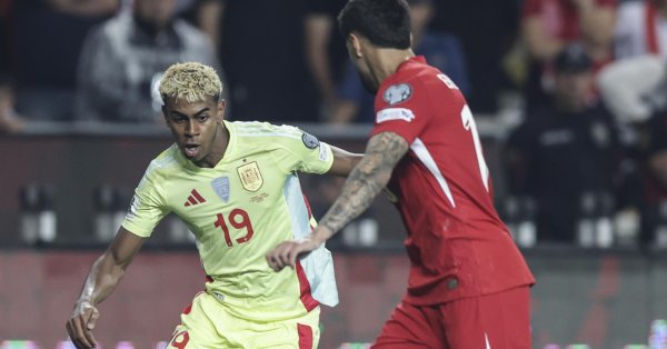 Испания была развязана в Турции и написала отлично для хозяев