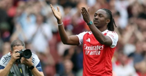 Арсенал повесил два гола и крошку лиги чаша