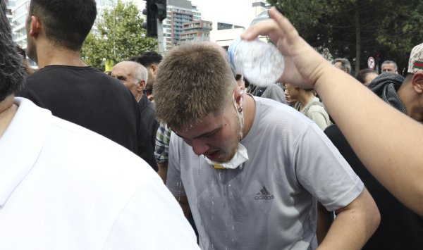 Турецкая полиция использует слезоточивый газ перед штаб -квартирой оппозиции