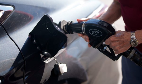 Повышение бензина — трейдеры оценивают угрозы Трампа на обязанности и инсульт в Дохе