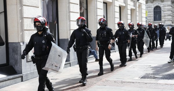 Более 100 арестовано перед Ницце — Рома (видео)