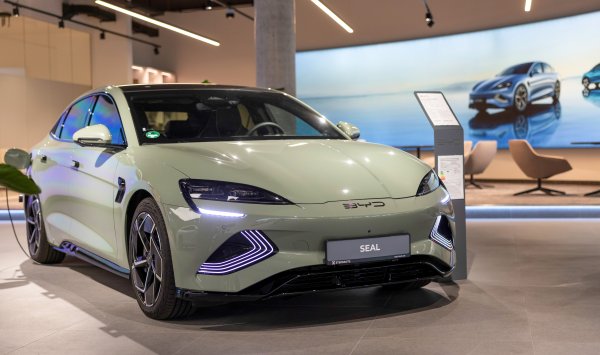 Акции BYD рухнули после того, как Уорренафтт продал всю свою долю