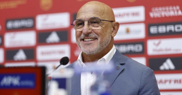 Заводчик Испании читает большой бой по «львам»